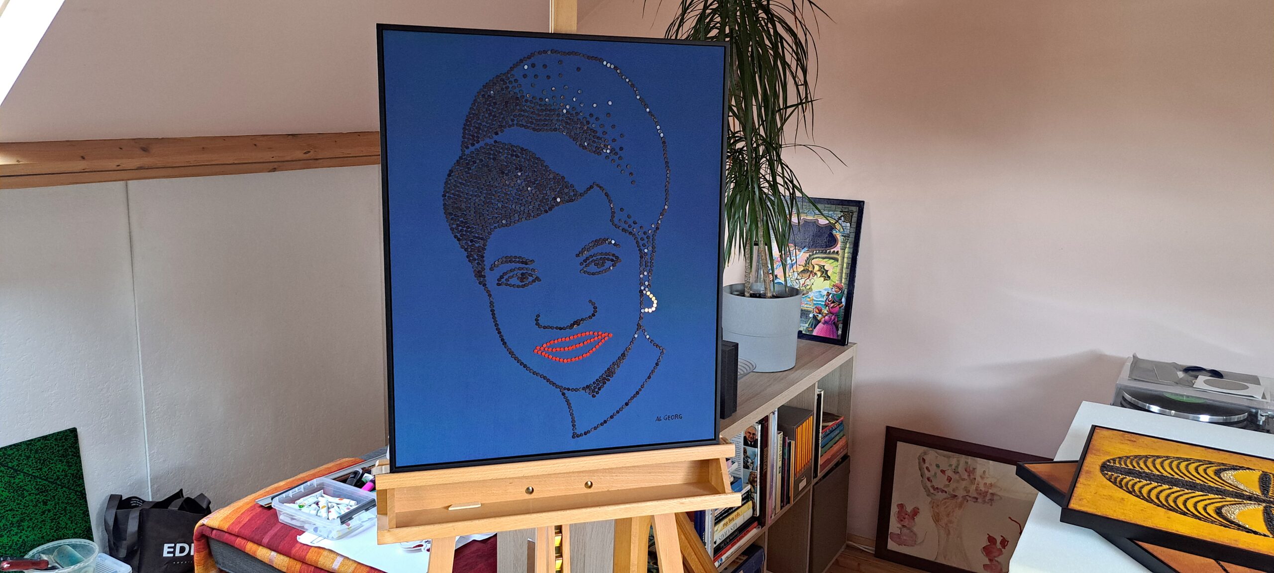 Painting by Marie José Sombo in the workshop